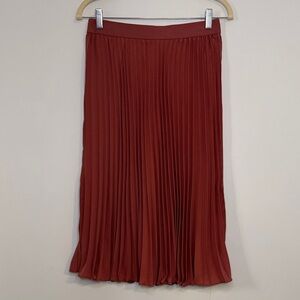 Kate Kasin Elegant Pleated Skirt in Rusty Brown
